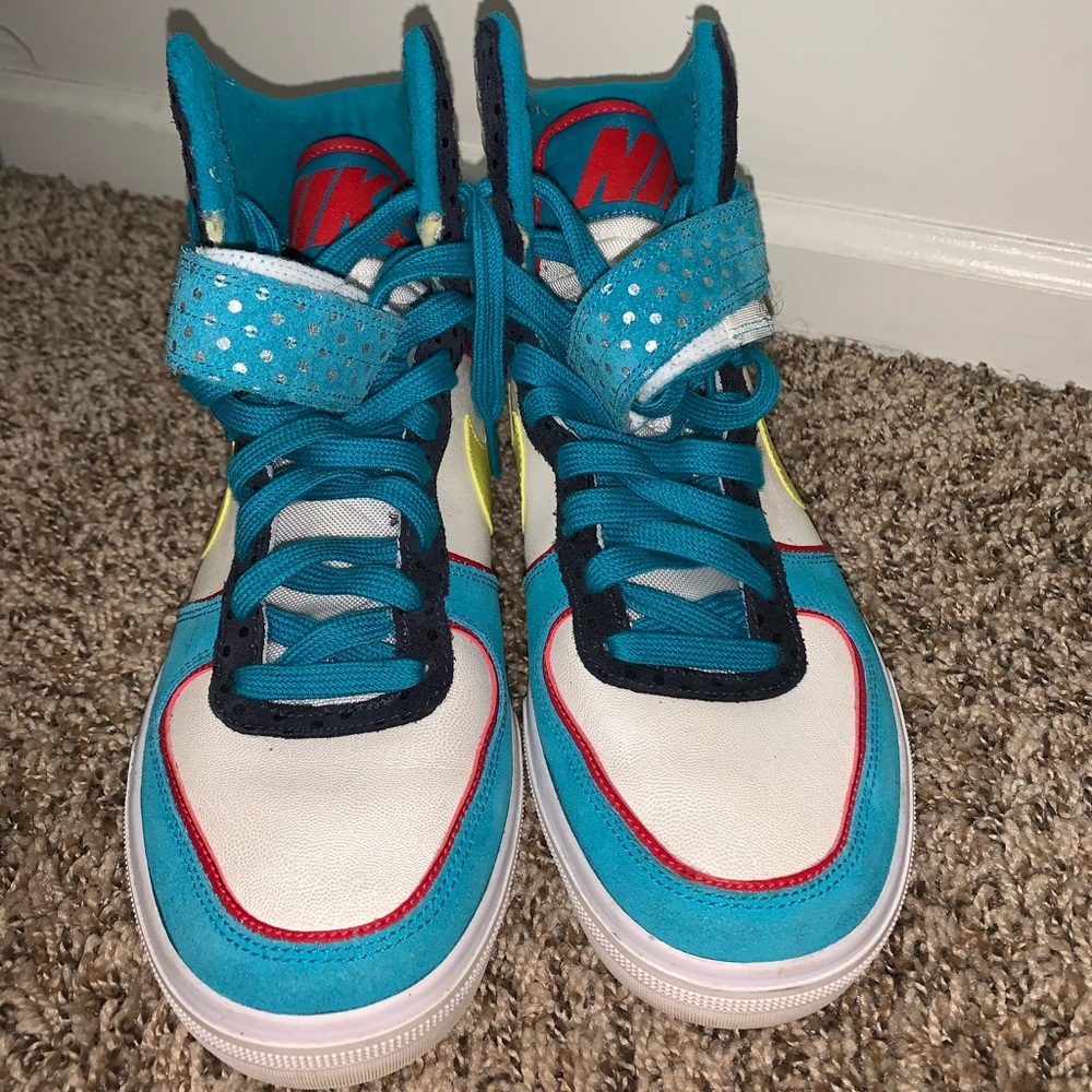 Women’s size 9 1/2 Nike Delta Force High